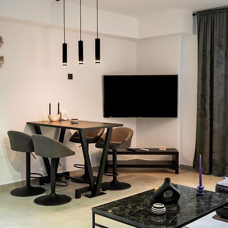 شقة Essel Noir - A Hidden Gem With A Magnificent Acropolis View أثينا المظهر الخارجي الصورة