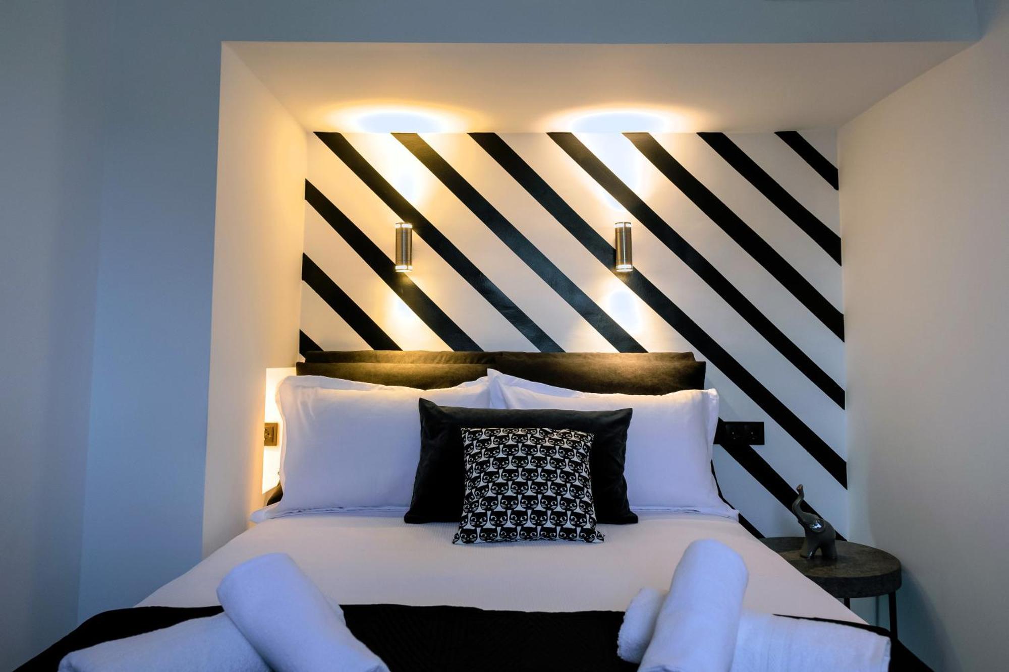 شقة Essel Noir - A Hidden Gem With A Magnificent Acropolis View أثينا المظهر الخارجي الصورة