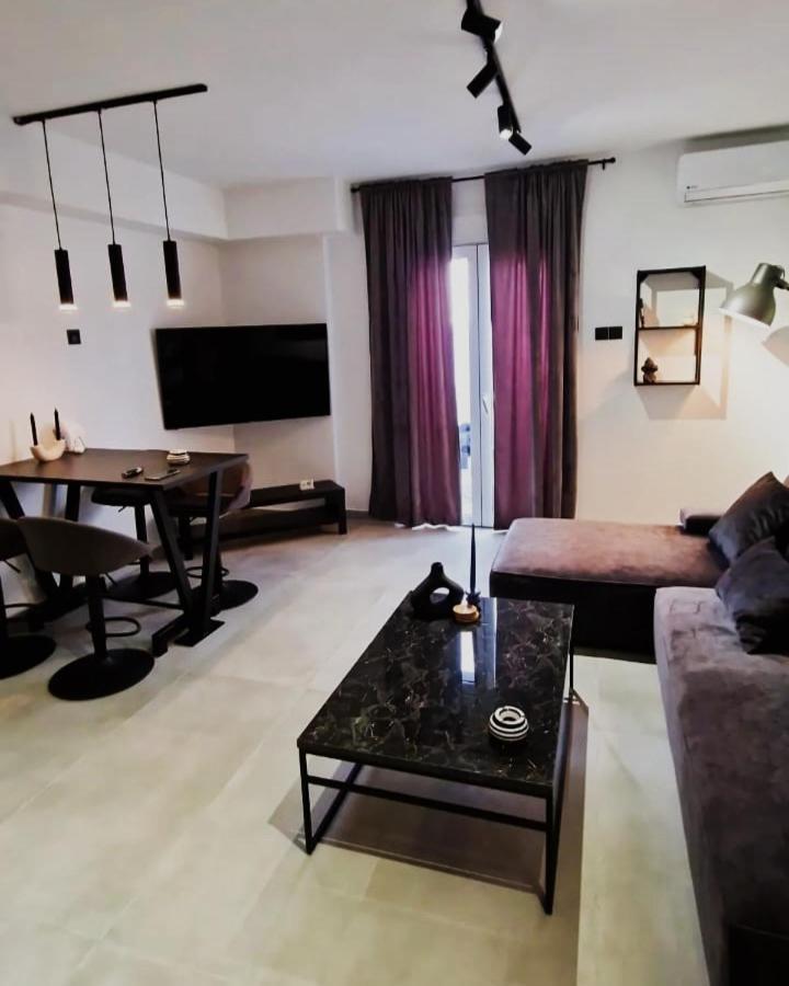 شقة Essel Noir - A Hidden Gem With A Magnificent Acropolis View أثينا المظهر الخارجي الصورة