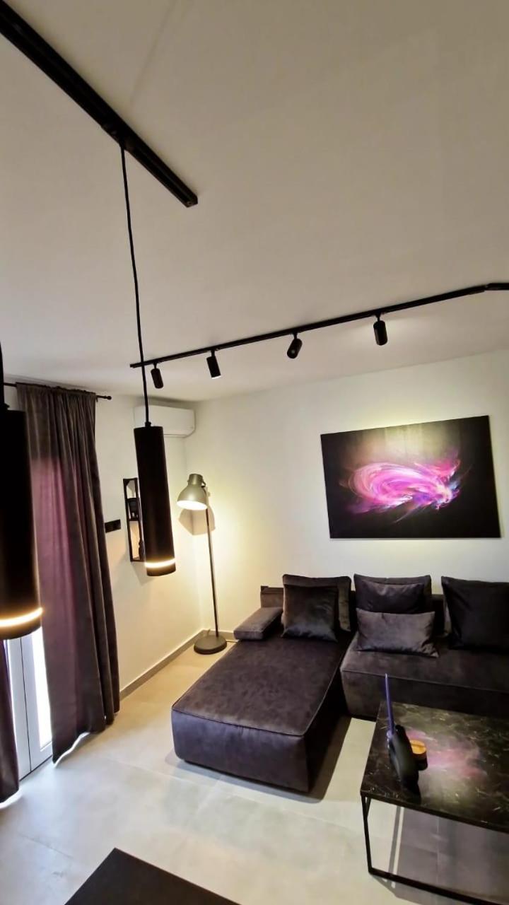 شقة Essel Noir - A Hidden Gem With A Magnificent Acropolis View أثينا المظهر الخارجي الصورة