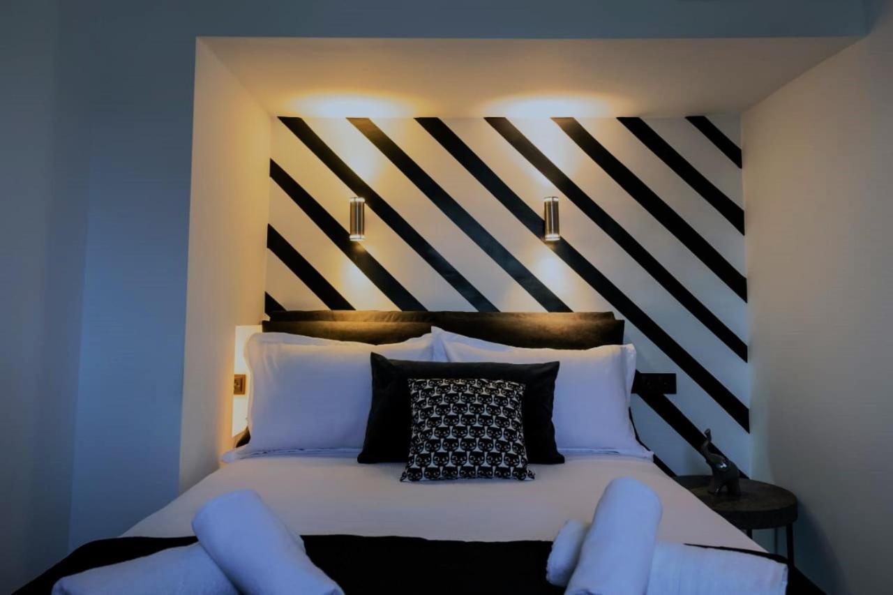 شقة Essel Noir - A Hidden Gem With A Magnificent Acropolis View أثينا المظهر الخارجي الصورة